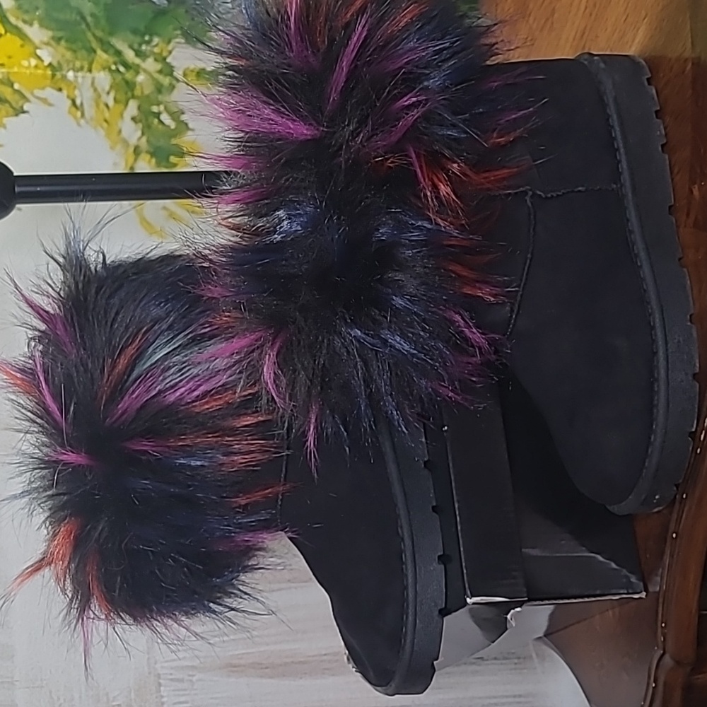 Rouge Frozen Womens 8 Black Suede Ankle Booties with Colorful Faux Fur